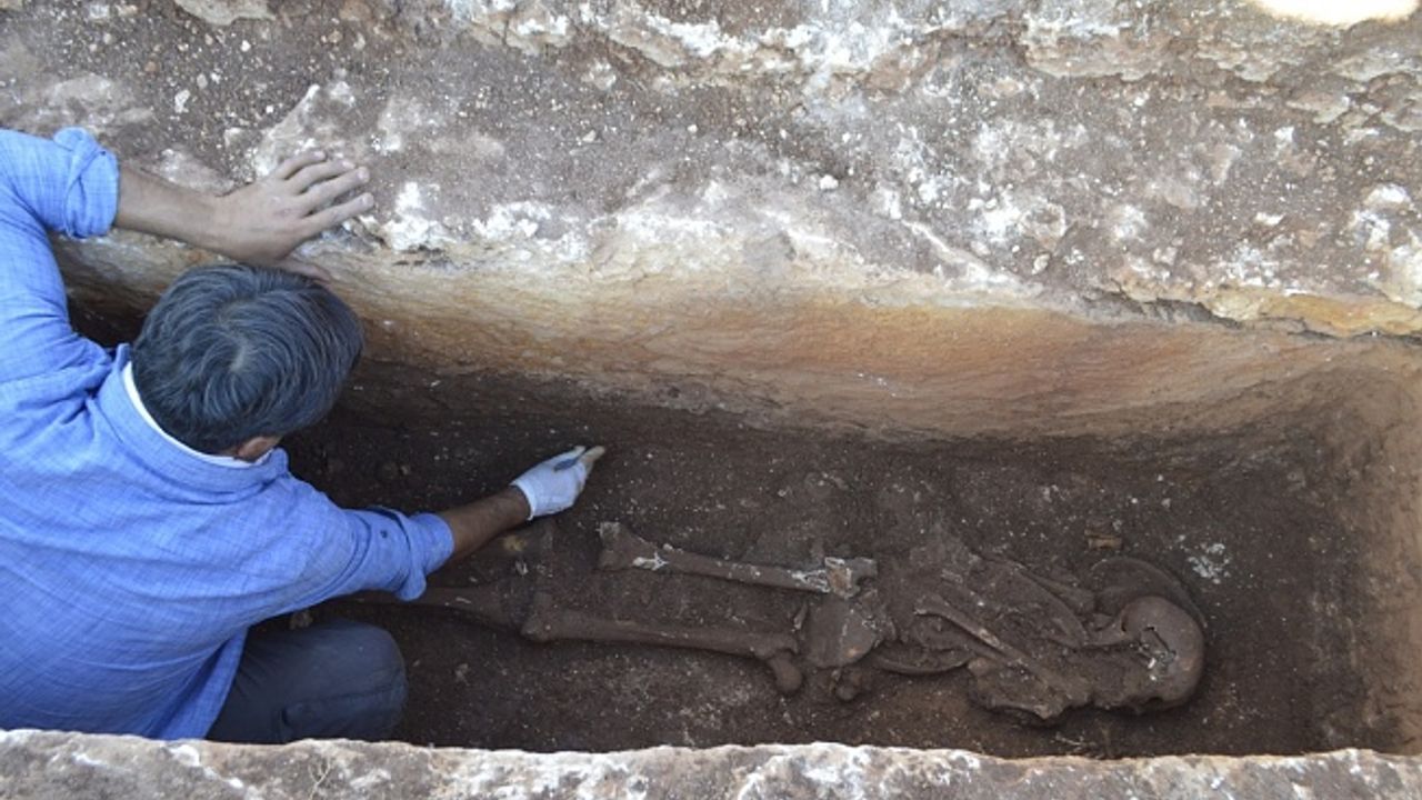 Perre Antik Kenti'nde 1.500 yıllık insan iskeleti çıktı