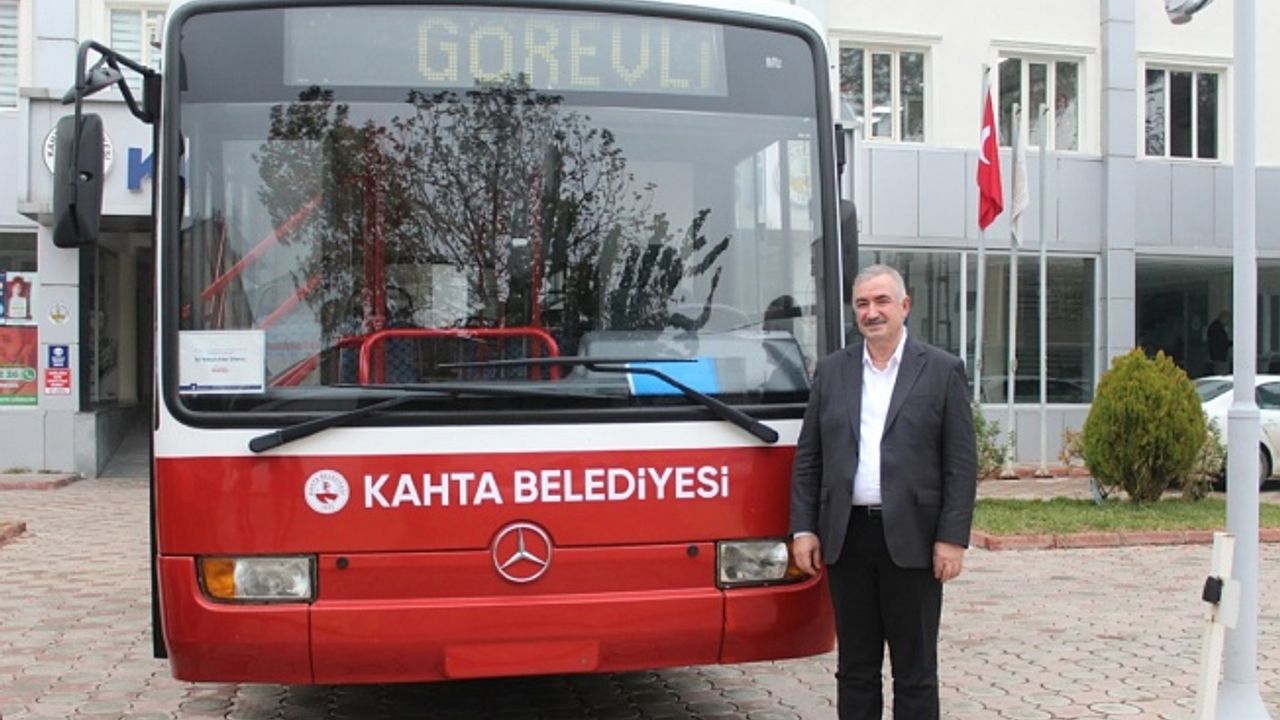 İBB, Kahta Belediyesi’ne otobüs hibe etti
