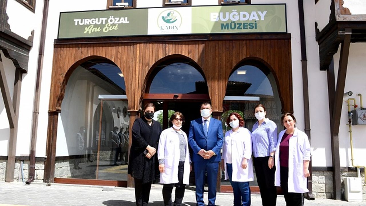 Başkan Gürkan, halı dokuma kursunu ziyaret etti