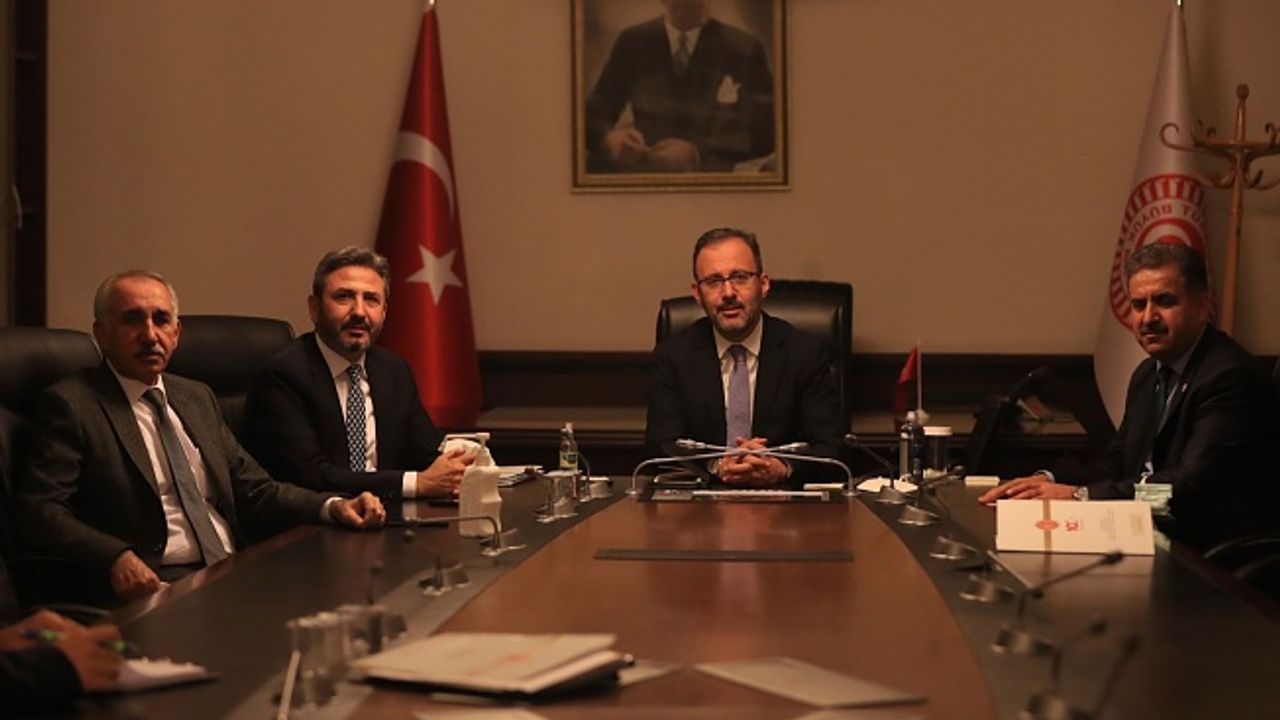 Ahmet Aydın ' ADIYAMAN İÇİN ÇALMADIK KAPI BIRAKMIYORUZ'