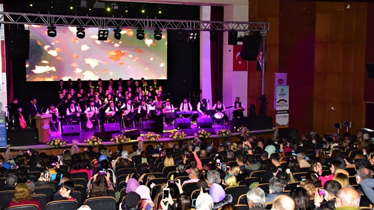 ‘Gönül Cemresi’ Türk Halk Müziği konserine yoğun katılım