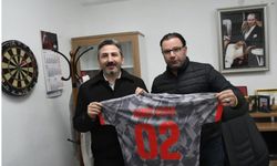 Ahmet Aydın’a Tutspor forması hediye edildi