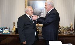 İsmail Türk'e Rozeti, Genel Başkan Dervişoğlu Taktı