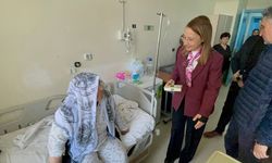 Derya Bakbak’tan Hastalara Ramazan Ziyareti