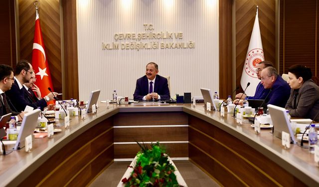 Bakan Özhaseki: Deprem bölgesinde 4 şehrin meydanını yapıyoruz