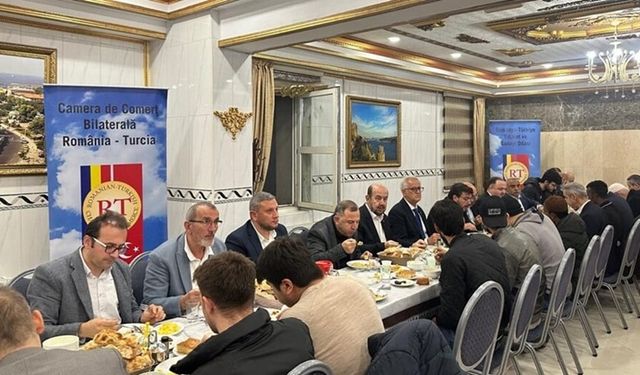 Romanya’da Anlamlı İftar Yemeği