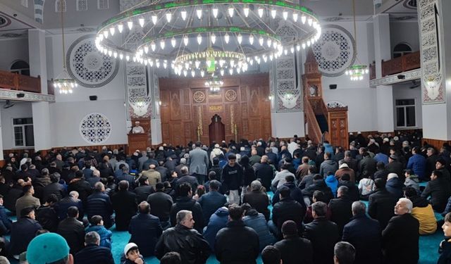 Adıyaman’da ilk teravihe koştular