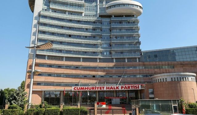 CHP, İstanbul İl Başkanlığı binasını kapattı