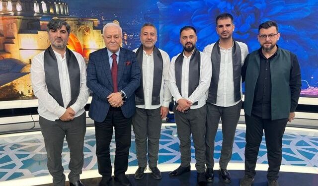 Grup Ravza Nihat Hatipoğlu ile Sahur Programına katıldı