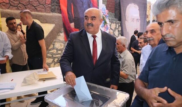 MHP Besni Kongresinde Fevzi Öztürk tek aday olarak seçildi