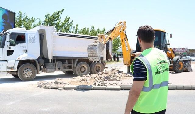 ŞANLIURFA BÜYÜKŞEHİR DEV ULAŞIM PROJESİ İÇİN İLK KAZMAYI VURDU