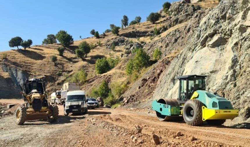 Sincik-İnlice-Çelikhan Yol çalışmaları devem ediyor