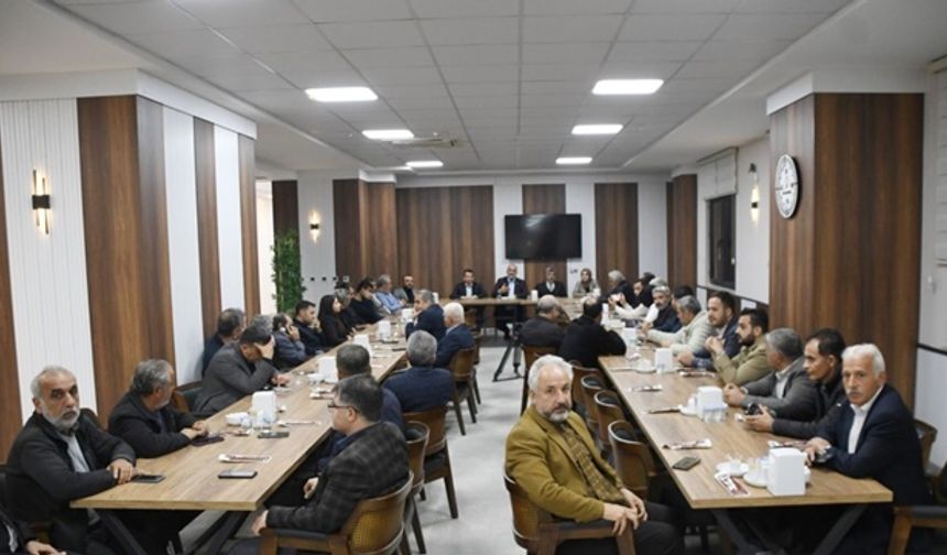 Hüseyin Özhan, yerel basınla