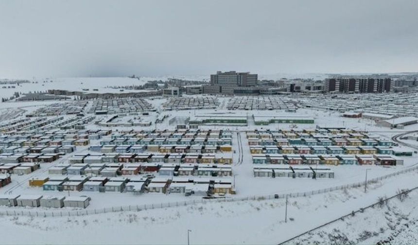 Adıyaman’da kar yağışı devam ediyor