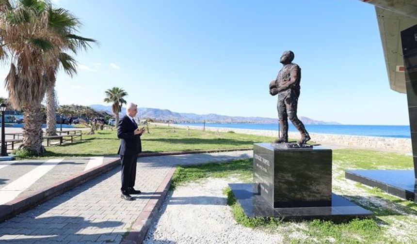 Bakan Bolat: Kıbrıs davası şehitlerimizi rahmetle saygıyla yâd ediyorum.