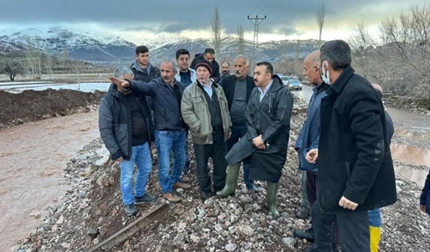 Çelikhan Kaymakamı Pelvan taşkın bölgelerinde inceleme yaptı