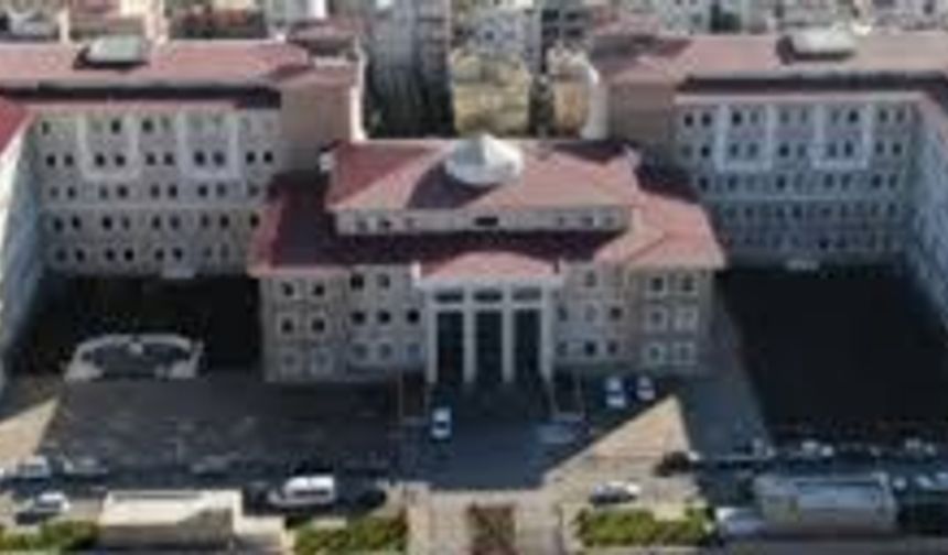 Valilik binasında intihar girişimi!