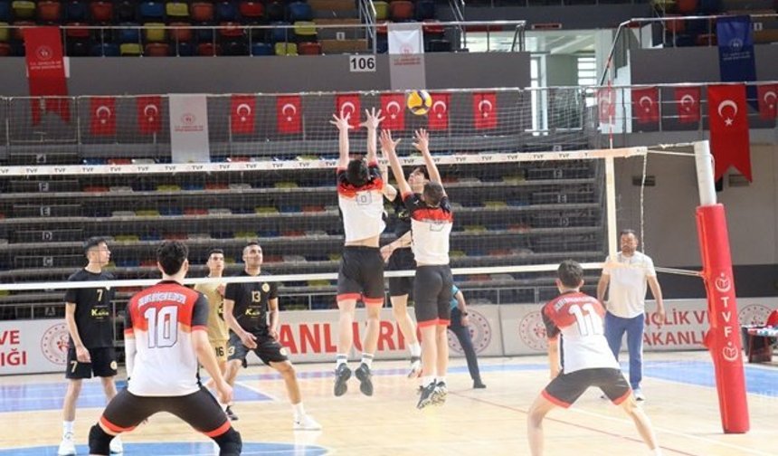 ŞANLIURFA BÜYÜKŞEHİR BELEDİYESİ VOLEYBOL TAKIMI FİLEDE İDDİALI