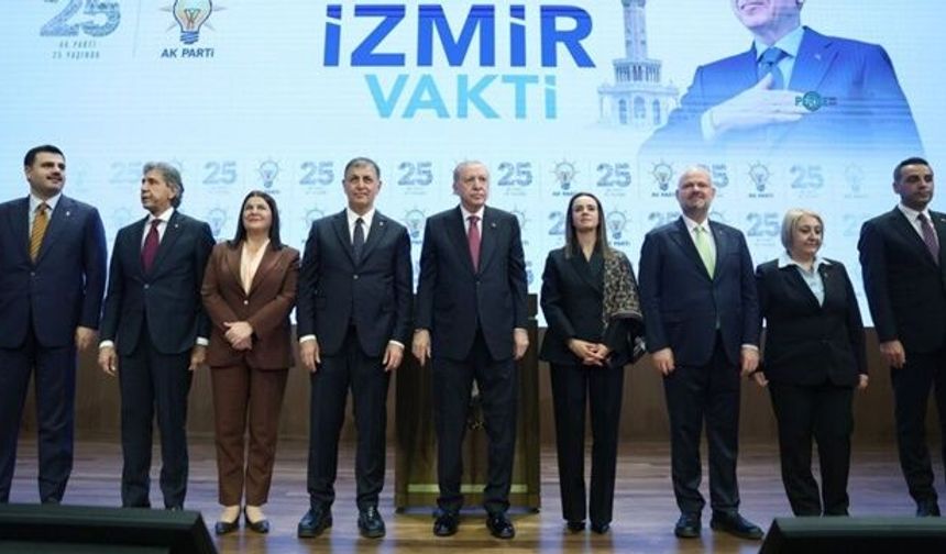 Cemil Tugay, AK Parti’ye katıldı: Rozetini Erdoğan taktı
