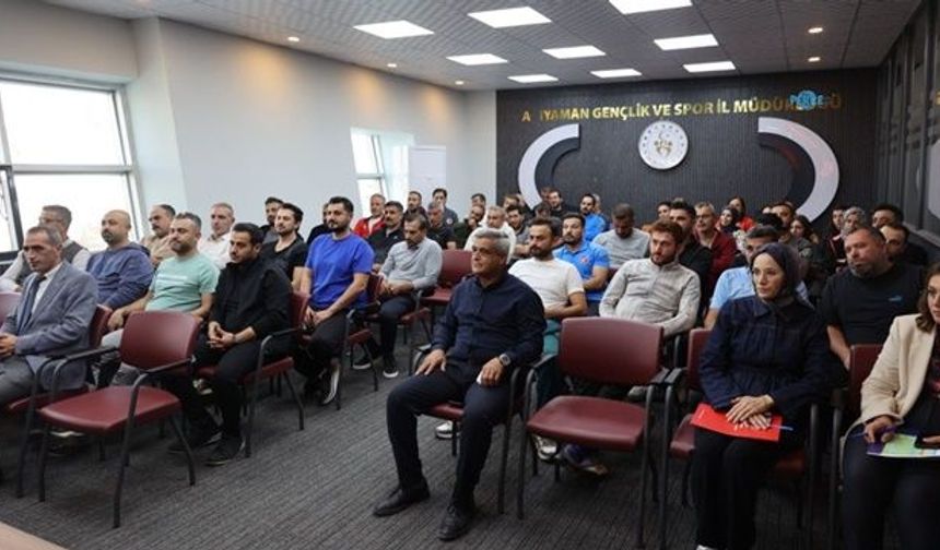 Şükrü Yılmaz, Adıyaman’da antrenörlerle bir araya geldi