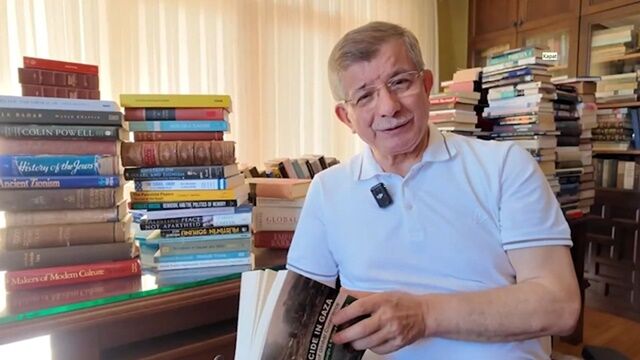 Ahmet Davutoğlu, iyi başladı kötü bitirdi.