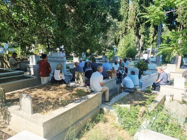 Süleyman Arif Emre dualarla anıldı