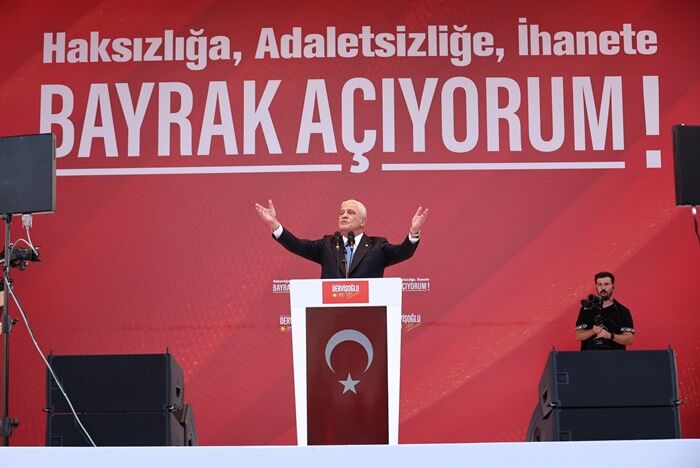 Müsavat Dervişoğlu Aksaray’da “Bayrak Açtı”
