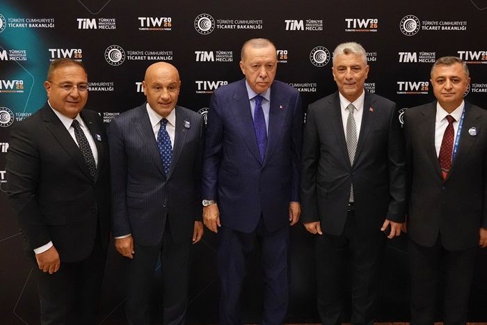ERDOĞAN: TÜRKİYE TEKNOLOJİ YARIŞINDA GERİ KALMAYACAK